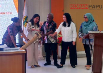 DPMPTSP Mimika Gelar Sosialisasi PP 28/2025, Hadirkan Kementerian Investasi dan ATR/BPN