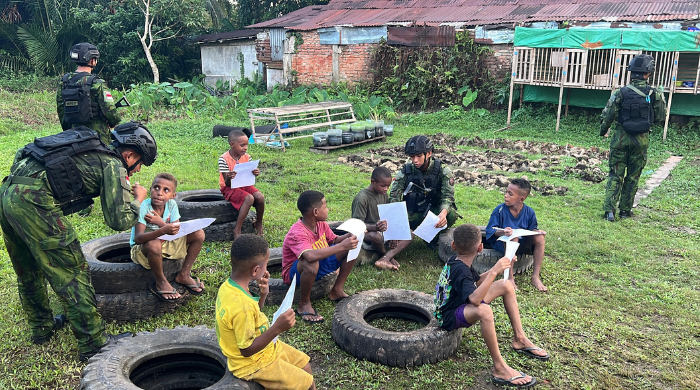 Pelita Negeri di Tapal Batas: Satgas Pasgat Dampingi Anak-anak di Perbatasan Meraih Mimpi