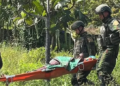 Prajurit TNI Berhasil Evakuasi Ibu Hamil di Medan Ekstrem Puncak Jaya