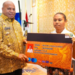Cerdaskan Anak-anak Papua, Gubernur Mathius Luncurkan Kartu Pace Mace