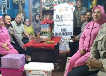 Jelang HUT Bhayangkara ke-80, Polres Mimika Jenguk Personel Sakit Menahun, Satu Anggota Berpulang