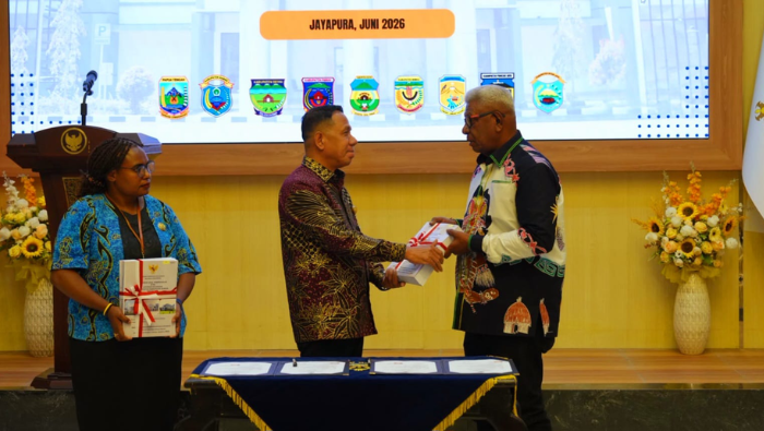 BPK Serahkan LHP LKPD 2025, Mimika Pertahankan Opini WTP ke-11 Kali