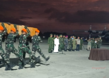 Prosesi Penerimaan Jenazah Pilot AMA: Pengamanan Penuh oleh Satgas Pasgat, Disambut Uskup dan Tujuh Jenderal
