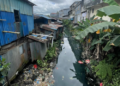 Wajah Lain Kota Timika: Sungai Berubah Jadi Tempat Sampah dan Limbah Rumah Tangga