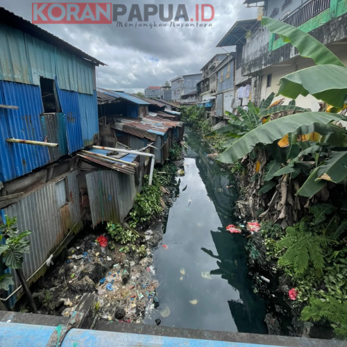 Wajah Lain Kota Timika: Sungai Berubah Jadi Tempat Sampah dan Limbah Rumah Tangga