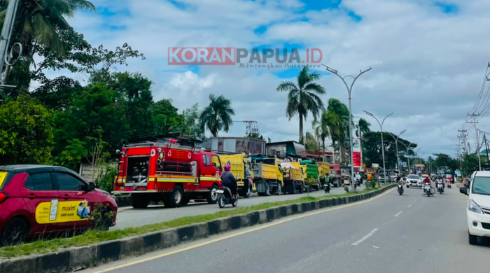 Antrean BBM Mengular di Dua SPBU Mimika: Warga Curiga Ada Penimbunan, Pengawasan Harus Rutin Setiap Hari