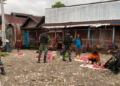 Jadikan Lumbung Logistik, Satgas Pamtas RI-PNG Yon Parako 462 Borong Hasil Kebun Warga Dekai