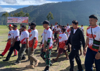 Pererat Persatuan di Puncak Jaya, Satgas Pasgat Dukung Jalan Sehat Kebangsaan