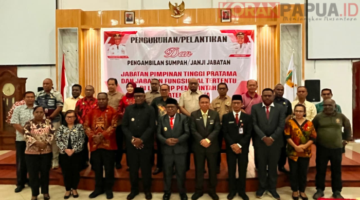 Bupati Johannes Rettob Lantik Dwi Cholifah sebagai Kepala Inspektorat, Tunjuk Sejumlah Plt