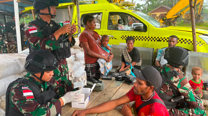 Tembus Pedalaman Papua, Satgas Pasgat Koroway Batu Layani Pengobatan Gratis dan Edukasi Kesehatan