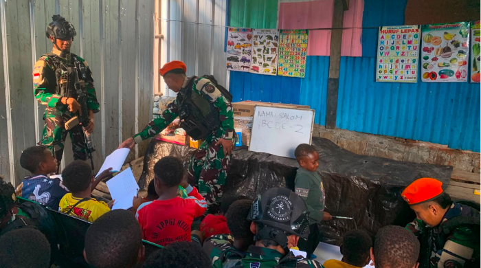 Satgas Pasgat Pamtas RI-PNG-2026 Wujudkan Kepedulian Pendidikan di Puncak Jaya