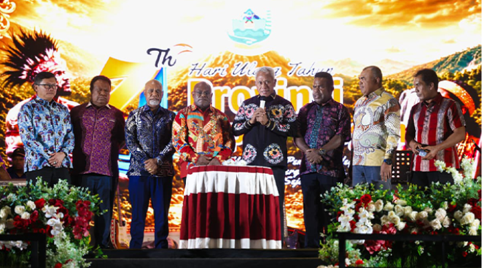Gubernur Meki Nawipa: Komarudin Watubun Berperan Besar Penentuan Nabire Menjadi Ibukota Papua Tengah