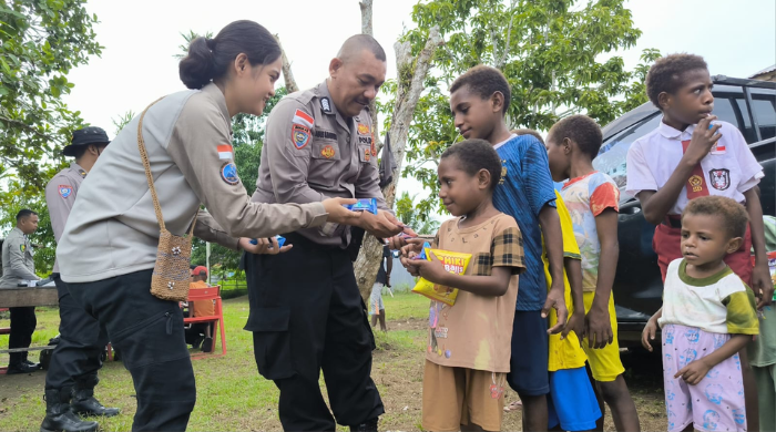 Satgas Damai Cartenz Gelar Pengobatan Gratis bagi Warga Sarmi