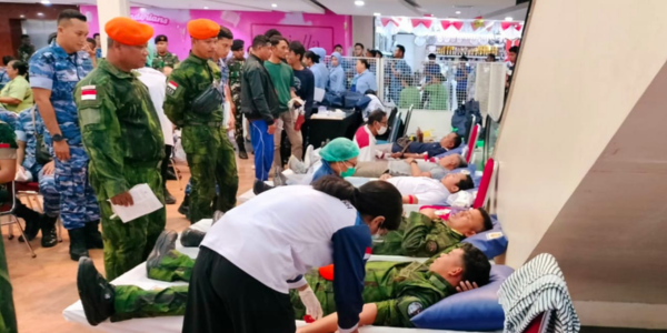 Satgas Pamtas RI-PNG Pos Timika Ikut Donor Darah, Bantu Penuhi Kebutuhan Stok Darah