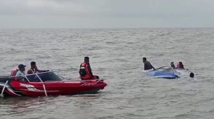Dihantam Ombak di Perairan Manasari-Mimika, Speed Boat Bermuatan Satu Ton Mangga Tenggelam