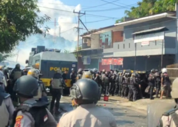 Tujuh Personel Polisi Dilaporkan Terluka dalam Demo Protes Penempatan Militer di Papua 