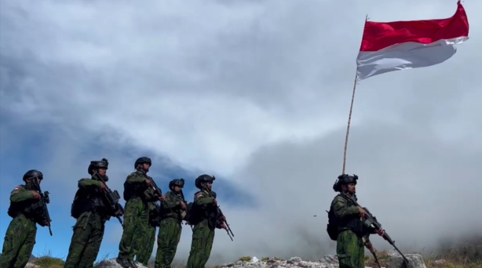 Merah Putih Menembus Awan Yahukimo, Satgas Pasgat Taklukkan Keterisolasian di Puncak Balinggama