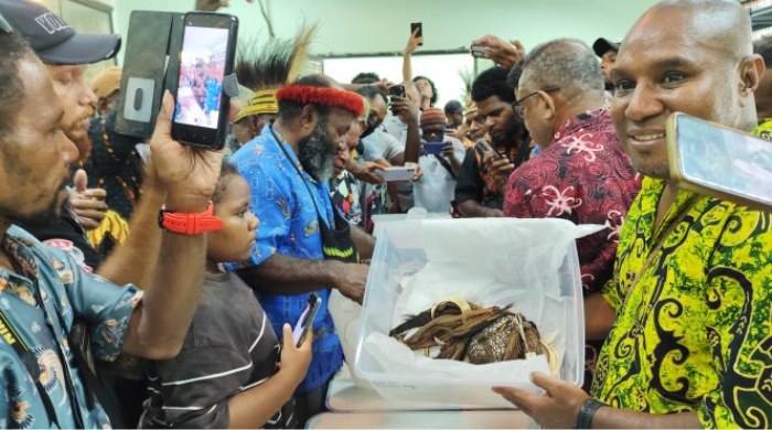 Setelah Menunggu Tiga Tahun, Akhirnya Ribuan Artefak Asal Papua di Amerika dikembalikan