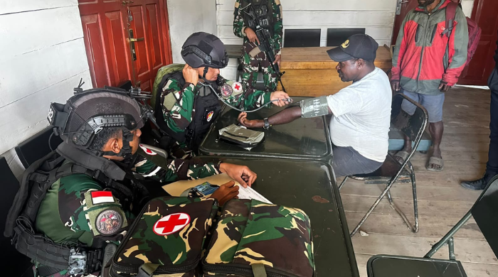 Satgas Pasgat Gelar Layanan Kesehatan Gratis untuk Warga di Sugapa Intan Jaya
