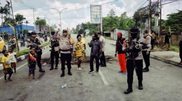 Palang Jalan Cenderawasih SP2-Timika Dibuka, Sengketa Tanah Diserahkan ke Lemasa