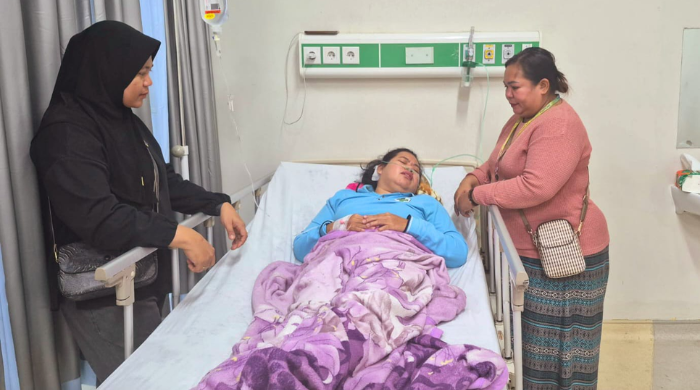 Ambulans Puskesmas Mapurujaya Dilempari Batu, Petugas Kesehatan Terluka