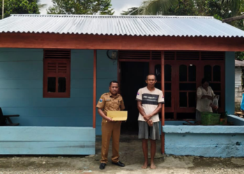 Ringankan Beban Warga, Distrik Iwaka Renovasi 42 Rumah Tidak Layak Huni