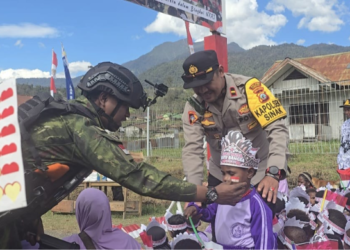 Satgas Pasgat Sinak Gelar Perayaan HUT RI ke-81 Bersama Warga, Kukuhkan Persatuan dan Sinergitas di Puncak