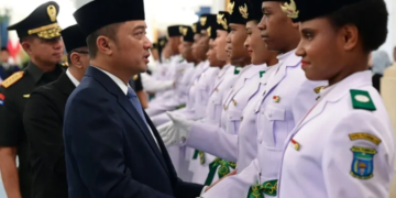 Dua Pelajar Asal Provinsi Papua Pegunungan Tampil Kibarkan Bendera di Istana Merdeka