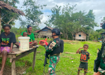 Satgas Pasgat Pos Koroway Batu Hadir Menjaga dan Mengabdi: Semboko untuk Rakyat, Kasih untuk Papua