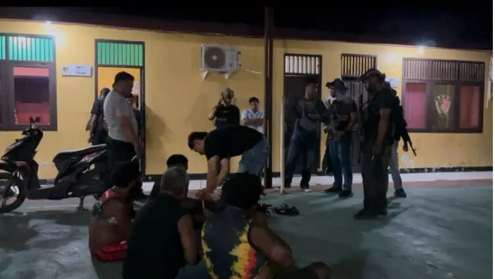 Lima Diduga Pelaku Pembunuhan Tukang Ojek Berhasil Ditangkap, Polsek Kwamki Narama Diserang