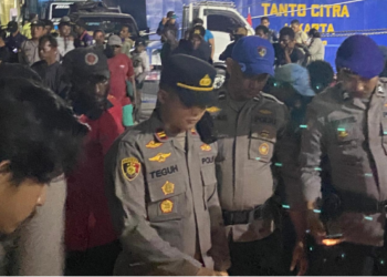 Tanpa Pemilik, 212 Liter Miras Lokal Disita dari KM Sirimau di Pelabuhan Pomako