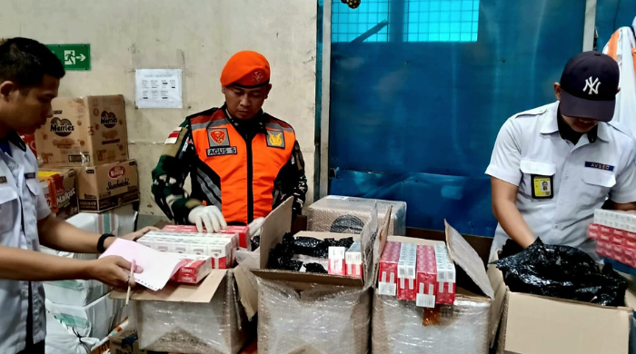 Satgas Pasgat Gagalkan Pengiriman 28.000 Batang Rokok di Bandara Sentani