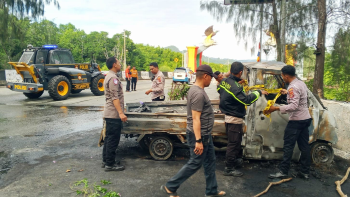 Dua Orang Tewas dalam Kecelakaan Mobil Terbakar di Ring Road Jayapura