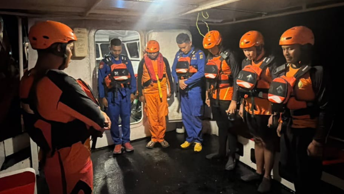 Kapal LCT Cahaya Permata Hati Tenggelam di Puriri, 8 Orang Dicari Tim SAR
