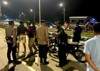 Tekan Gangguan Kamtibmas, Polsek Miru Tingkatkan Patroli Dialogis