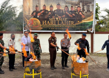 Kejari Mimika Musnahkan Barang Bukti 19 Perkara, Ada 17,43 Gram Sabu