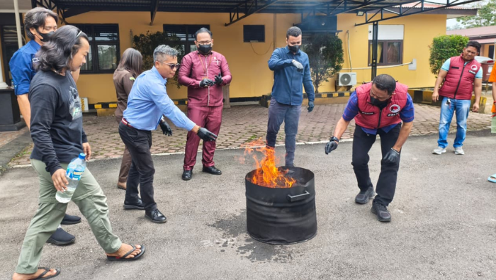 Polres Mimika Musnahkan 161 Gram Ganja, Nilainya Capai Rp41 Juta