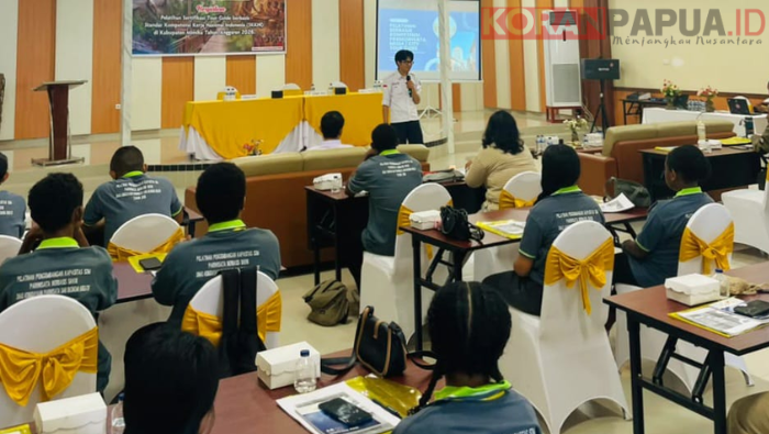 35 Pemandu Wisata Mimika Ikuti Pelatihan Sertifikasi Berbasis SKKNI