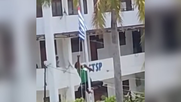 Bendera Bintang Kejora Dikibarkan di USTJ, Aksinya Terekam Video