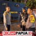 Dipicu Kesalahpahaman, Massa Serang Pos Keamanan dan Bakar Mobil di Kwamki Narama