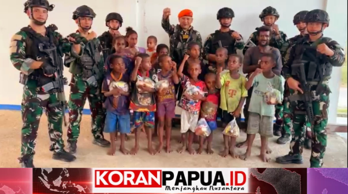 HUT ke-79 Korpasgat, Satgas Pasgat Berbagi Sembako dengan Warga Perbatasan Bomakia