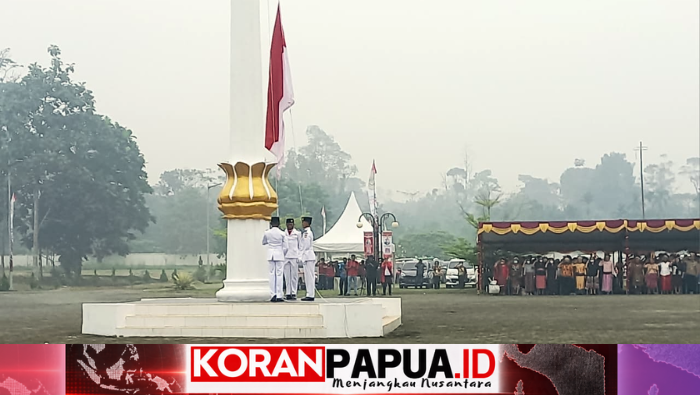 Kabut Asap Selimuti Upacara HUT ke-30 Mimika, Bupati Soroti Kualitas Udara