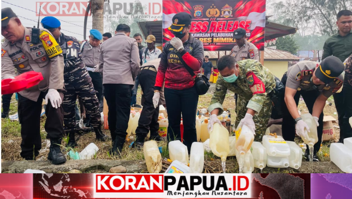 Polres Mimika Musnahkan 1.856 Liter Sopi, Hasil Operasi Tiga Bulan di Pelabuhan Poumako