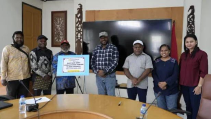 YPMAK Kucurkan Rp1 Miliar, Bantu Pembangunan Kantor Klasis Angaiya