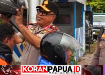 Kapolda Papua Tengah Bagikan Helm Gratis di Timika, Ingatkan Keselamatan Pengendara