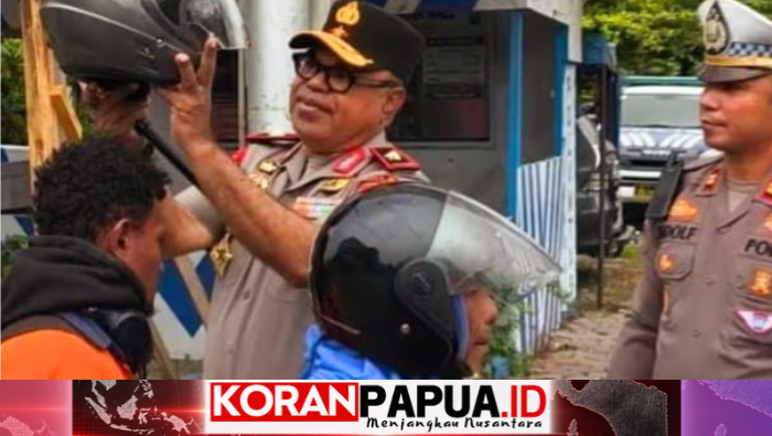 Kapolda Papua Tengah Bagikan Helm Gratis di Timika, Ingatkan Keselamatan Pengendara