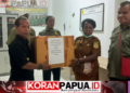 FKDM Mimika Salurkan 2.000 Masker untuk Lindungi Wartawan dan Pelajar dari Polusi Udara
