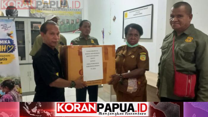 FKDM Mimika Salurkan 2.000 Masker untuk Lindungi Wartawan dan Pelajar dari Polusi Udara
