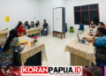 Monev Malam Hari di Puskesmas Ipaya, Dinkes Mimika Tekankan Inovasi dan Disiplin Pelayanan