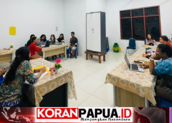 Monev Malam Hari di Puskesmas Ipaya, Dinkes Mimika Tekankan Inovasi dan Disiplin Pelayanan